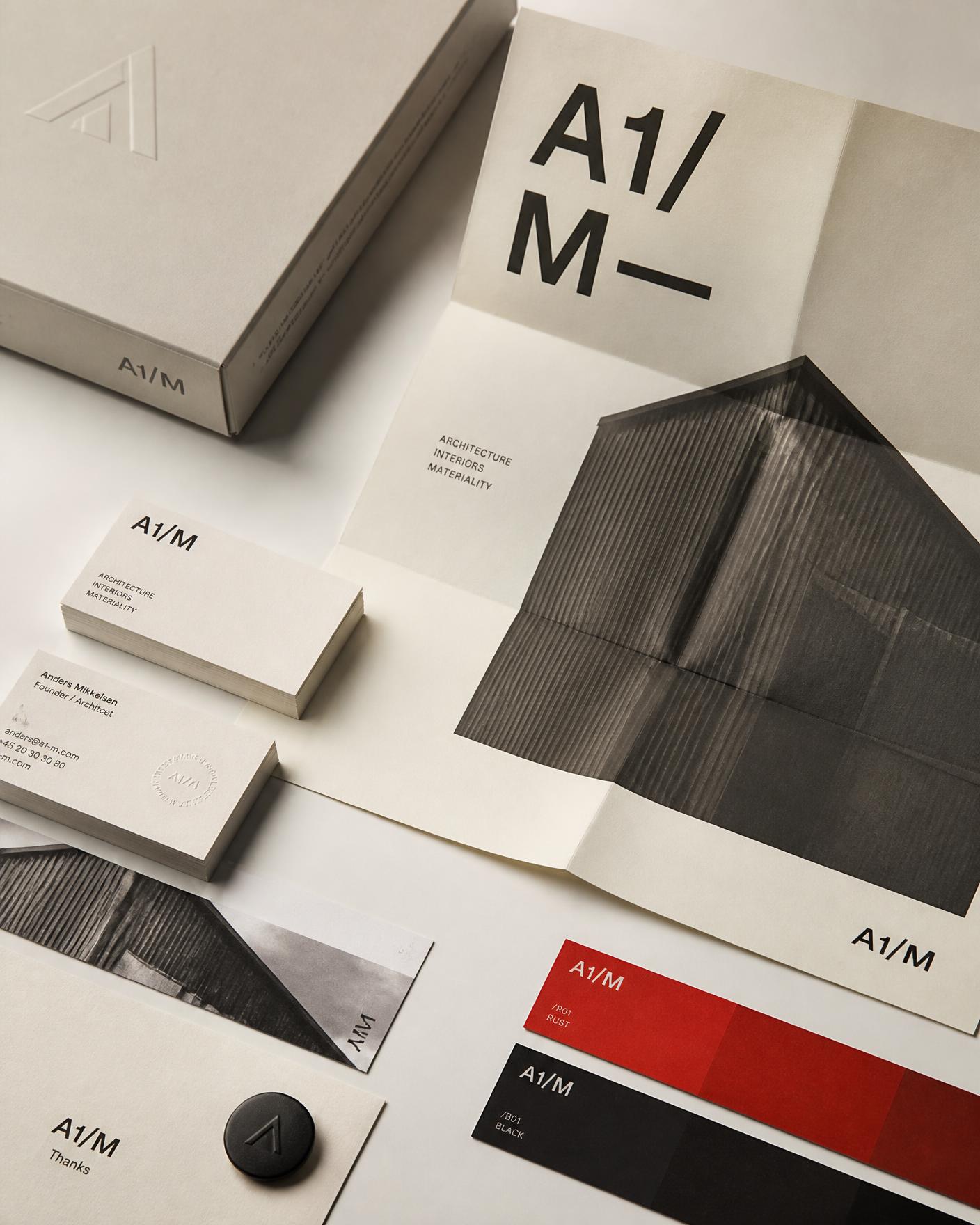 Composición editorial de identidades de marca creadas por Algarmen: papelería, packaging, póster tipográfico y paleta cromática